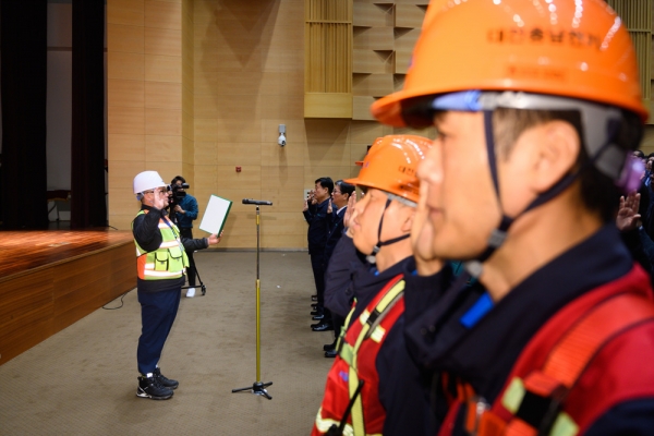 한국철도는 4일 대전 본사사옥 대강당에서 ’임직원 안전실천 결의 다짐대회‘를 개최했다고 밝혔다. 사진=한국철도 제공