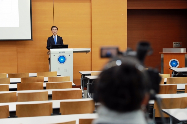 김일목 삼육대학교 총장이 유튜브 교수협의회를 통해 장학방침을 발표하고 있다. 사진=삼육대.