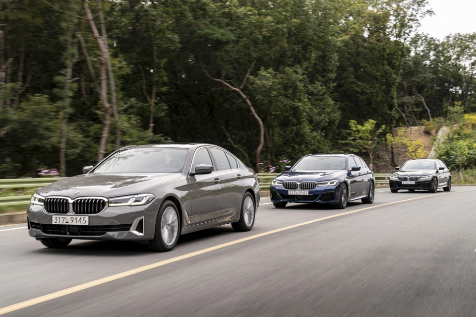 BMW 코리아가 5일 경기도 광주 퍼들하우스에서 프리미엄 비즈니스 세단인 뉴 5시리즈와 럭셔리 투어러 모델 뉴 6시리즈 그란 투리스모를 공식 출시했다. 사진=BMW 코리아.