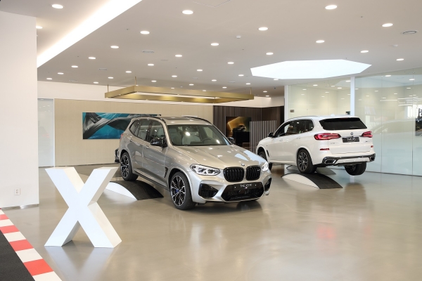 BMW 그룹 코리아의 공식 딜러사인 코오롱 모터스가 광주광역시 서구에 위치한 BMW·MINI 광주 전시장을 새단장 오픈했다. 사진=코오롱 모터스.