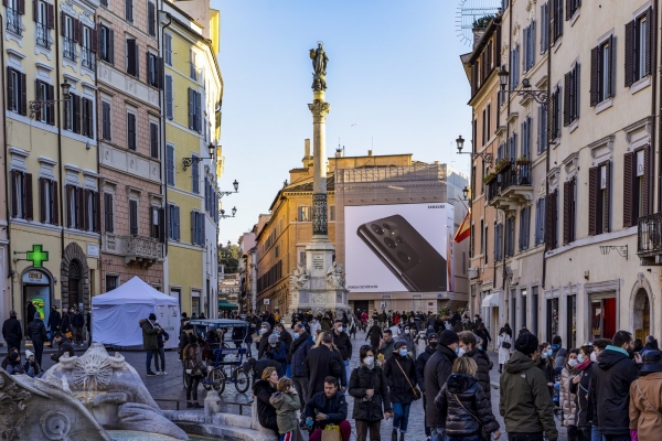 이탈리아 로마 스페인 광장(Piazza di Spagna)에 설치된 '갤럭시 S21' 옥외 광고 모습. 사진=삼성전자
