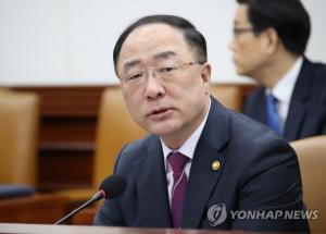 홍남기 "채권단, 아시아나항공에 1조6천억원 투입"(종합)