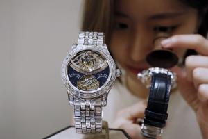 갤러리아百, '강남 집 한채값' 20억 명품 시계 판매