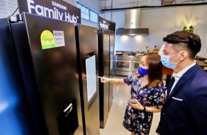 삼성전자, 싱가포르서 ‘패밀리허브’ 냉장고 선봬