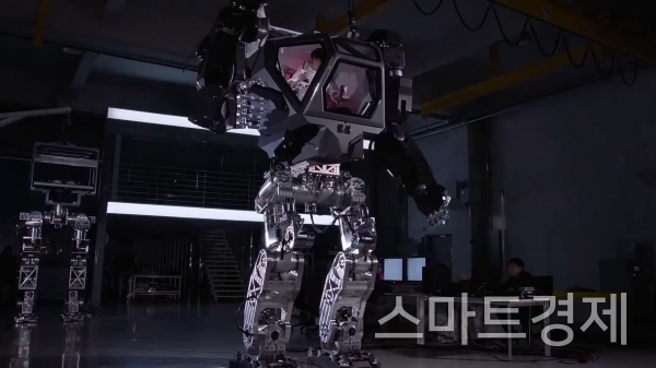 한국미래기술의 '메소드' 로봇 / 사진=유튜브 영상 중