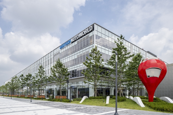 BMW 그룹 코리아 공식 딜러사인 도이치 모터스가 수원 도이치오토월드에 자체 최대 규모의 서비스센터를 오픈했다. 사진=BMW 그룹 코리아.