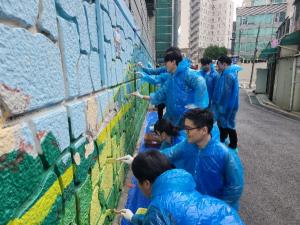 동아쏘시오그룹, 희망의 메시지 담은 벽화 그리기 봉사 활동